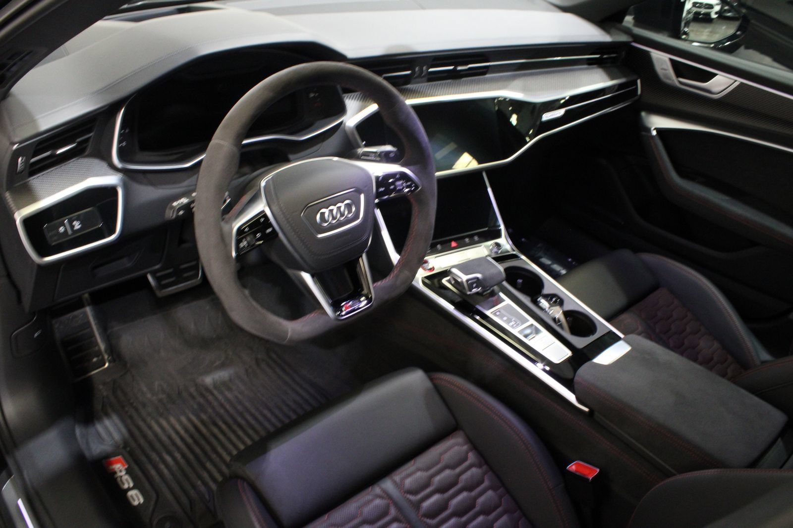 Used 2025 Audi RS 6 performance AWD/4WD image 28