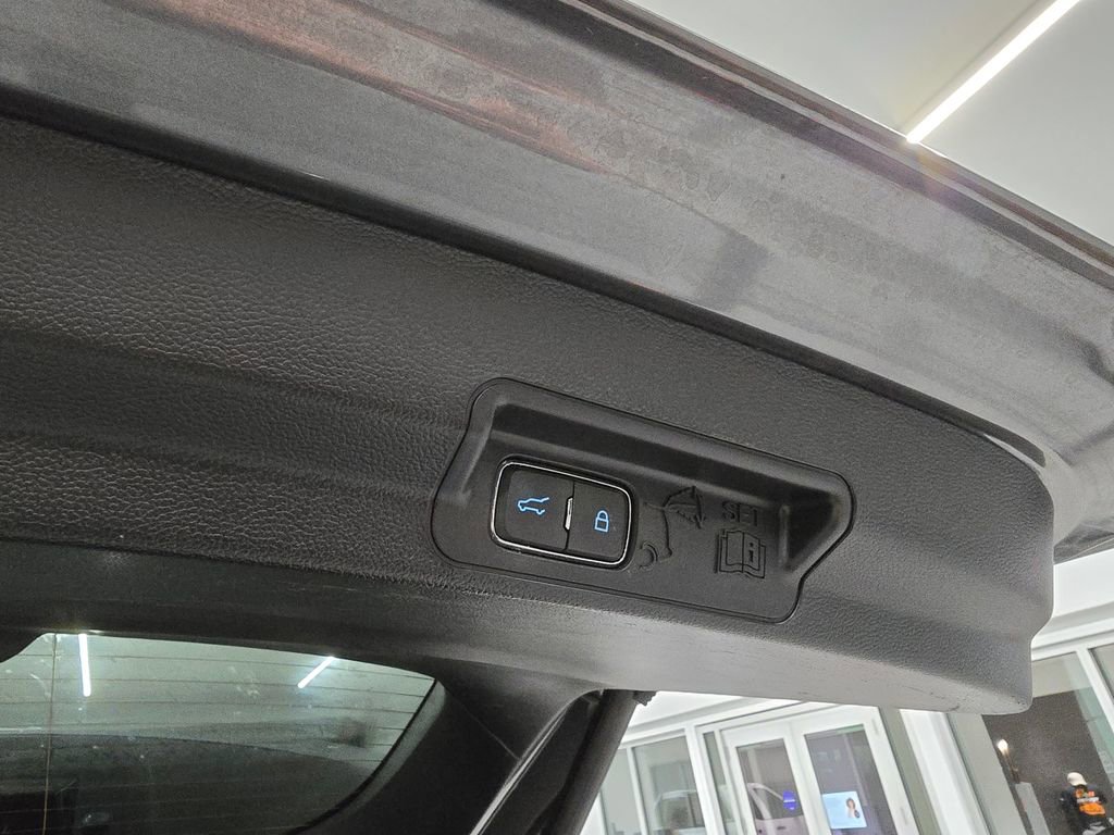 Used 2023 Ford Explorer 2WD image 41