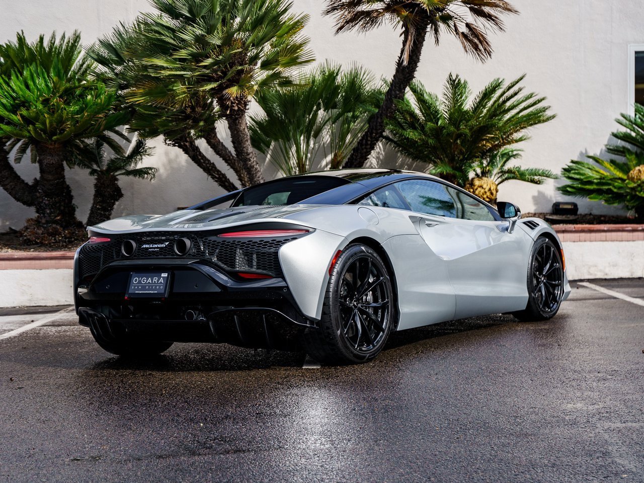 Used 2023 McLaren Artura image 4