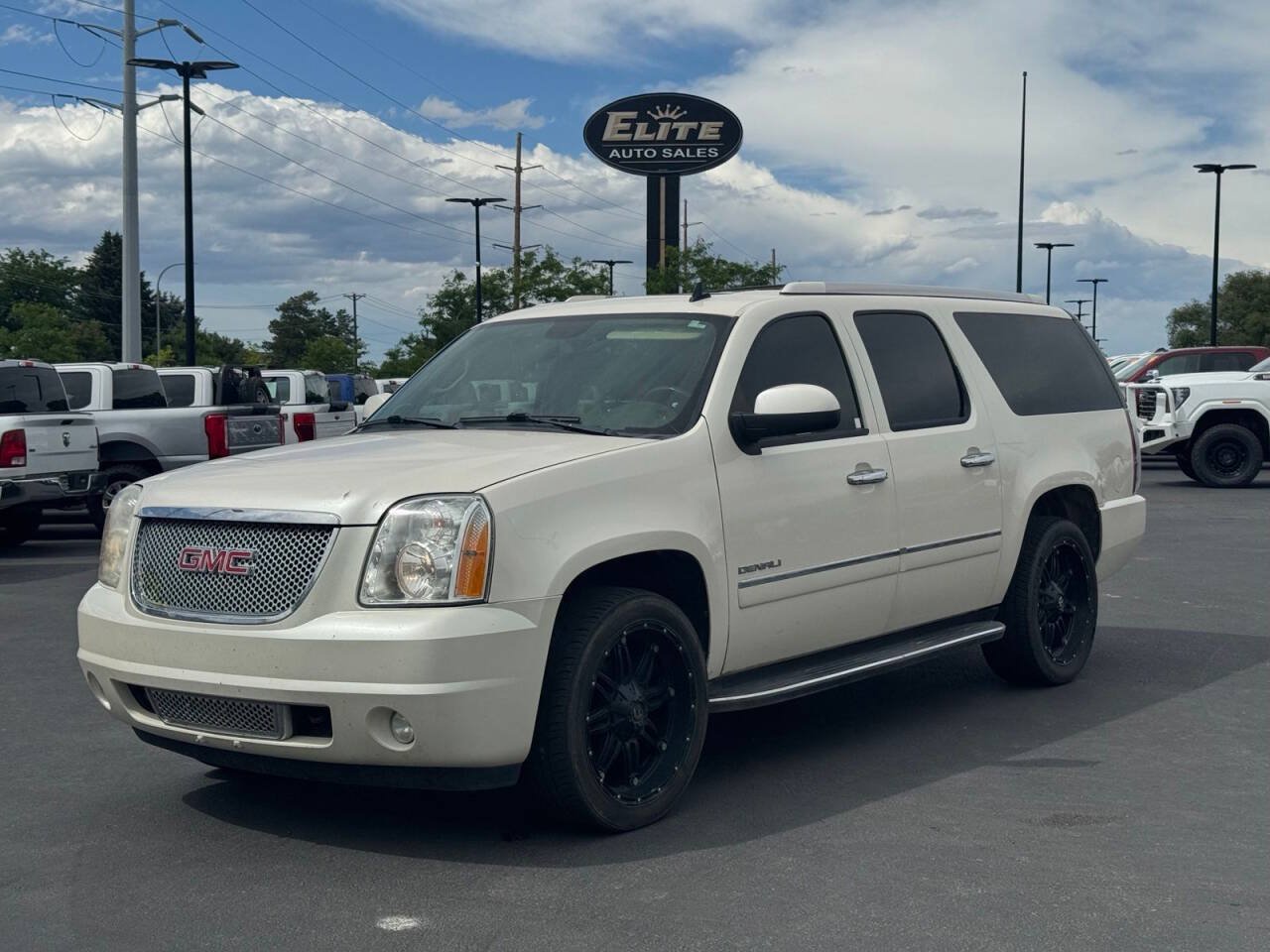 Used 2013 GMC Yukon XL Denali AWD/4WD image 3