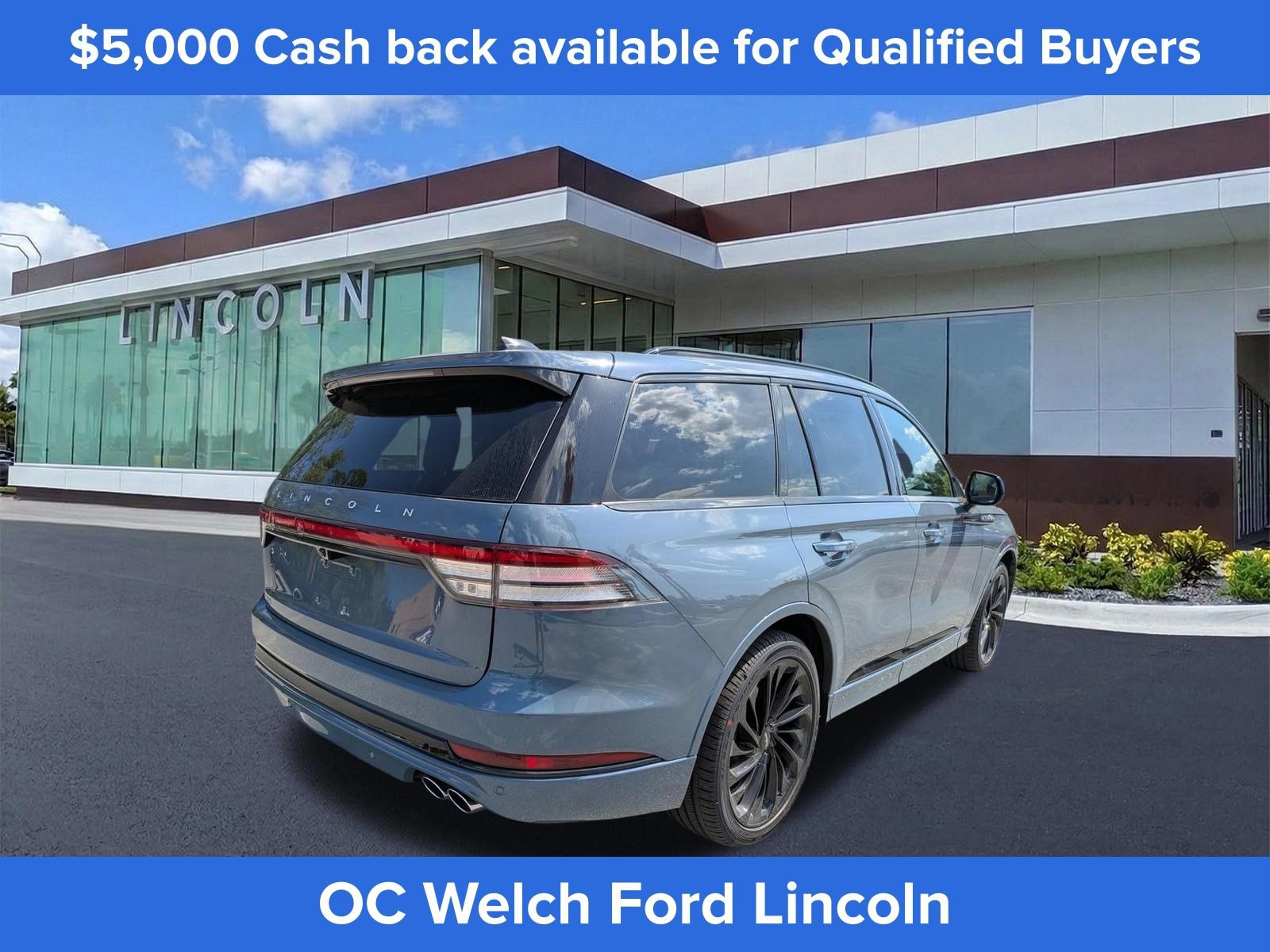 New 2026 Lincoln Aviator Reserve w/ Luxury Package RWD image 2