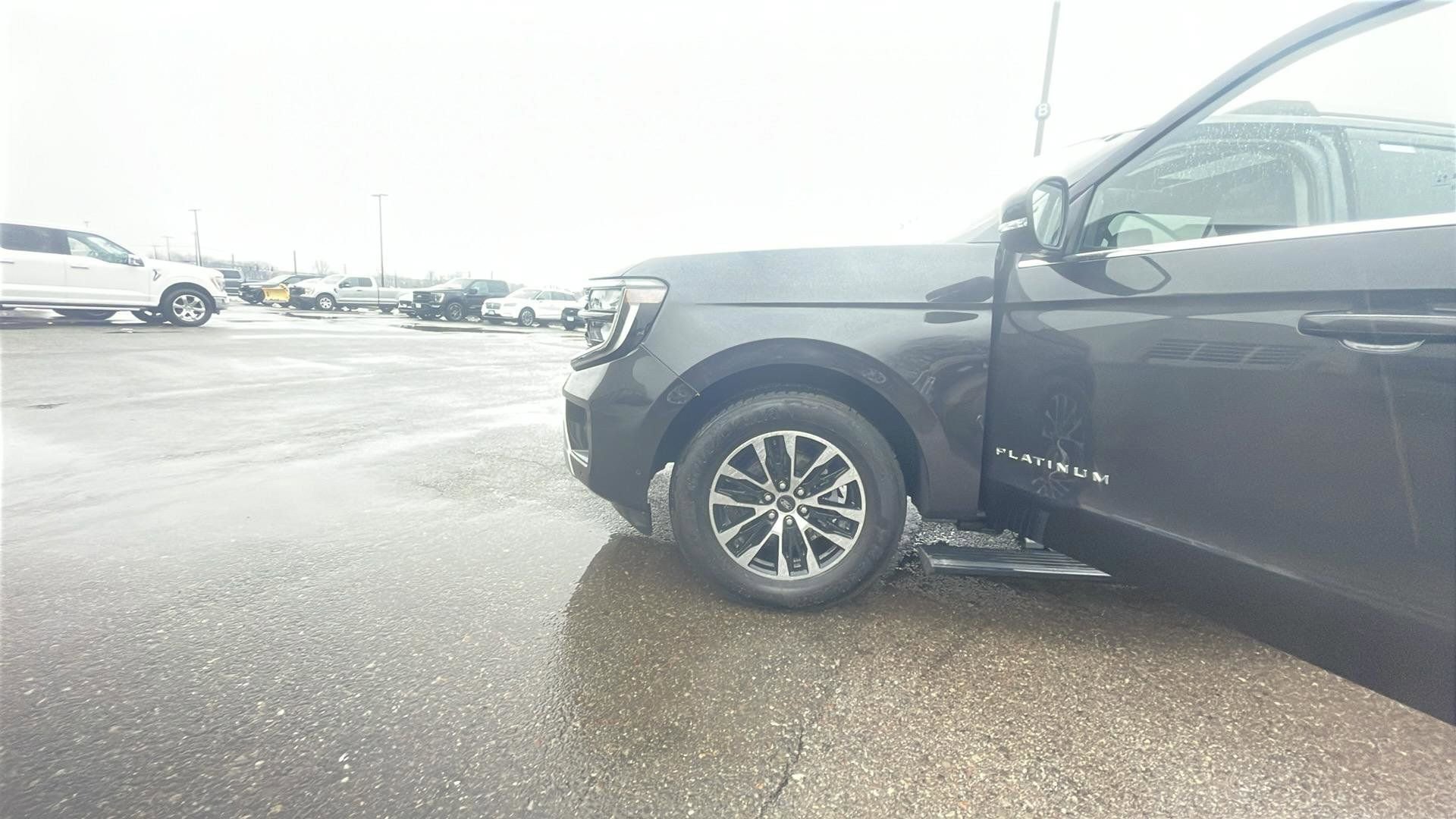 Certified 2025 Ford Expedition Platinum image 24