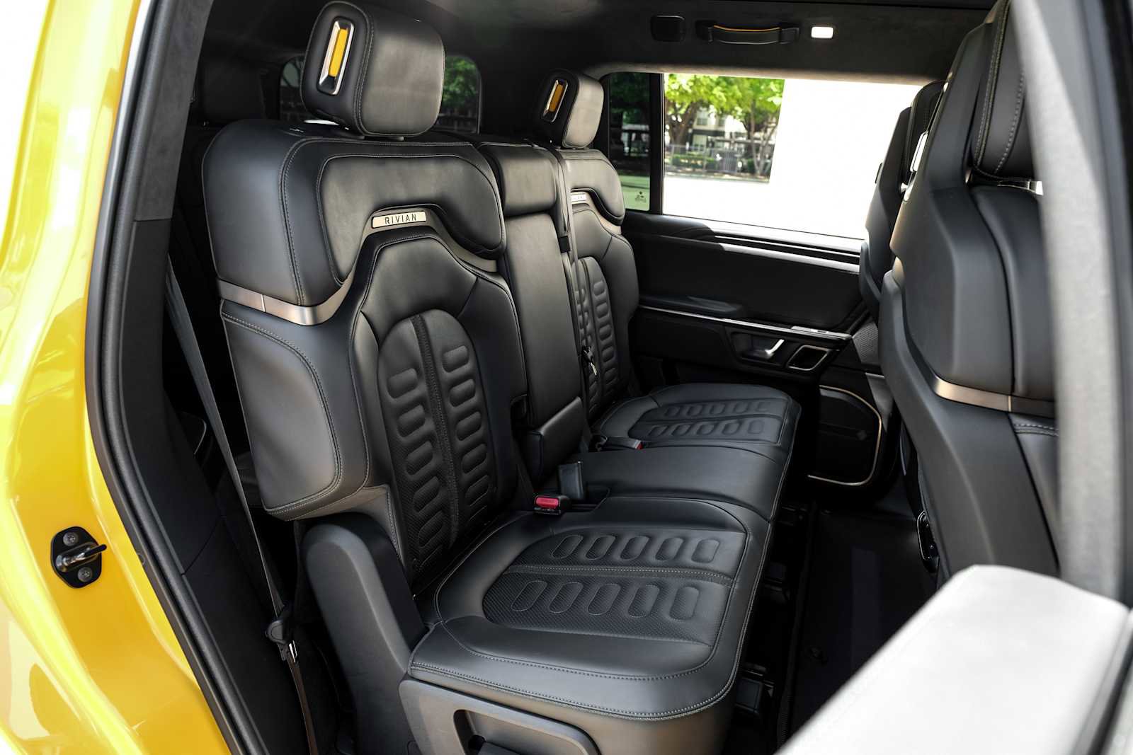 Used 2023 Rivian R1S Adventure image 36