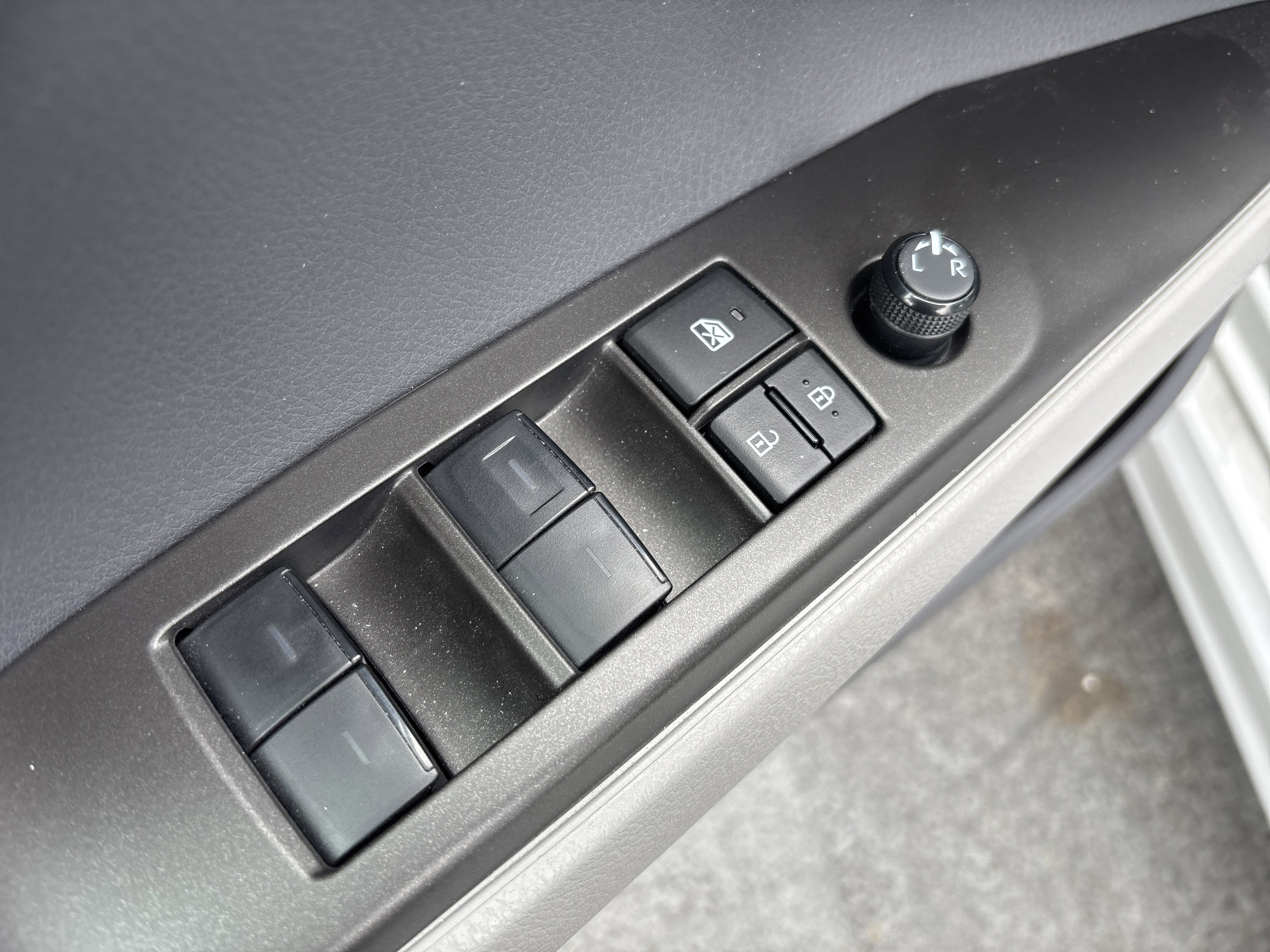 Used 2023 Toyota Camry SE w/ Convenience Package FWD image 14