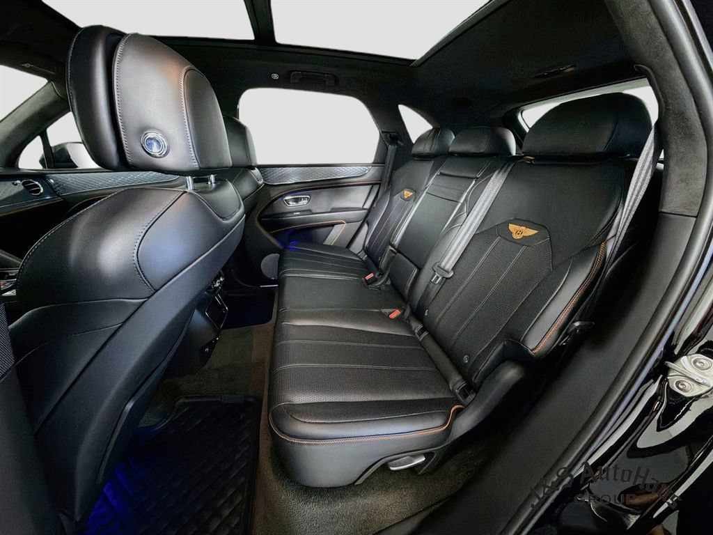 Used 2022 Bentley Bentayga AWD/4WD image 26