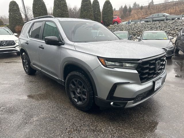 Used 2024 Honda Pilot TrailSport image 1