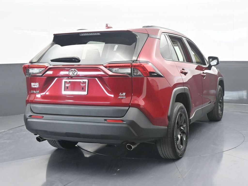Used 2019 Toyota RAV4 LE image 5