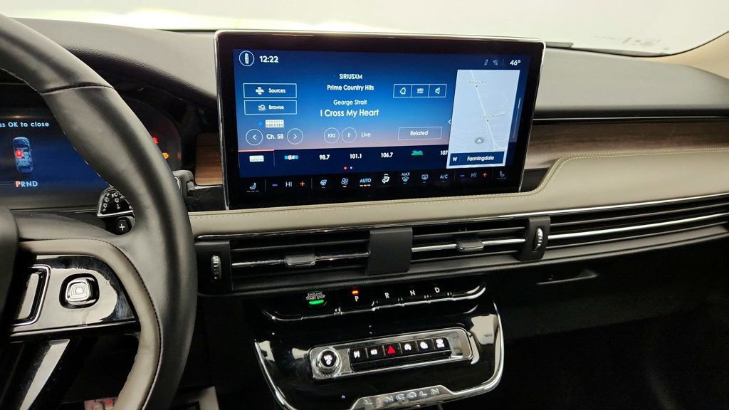 Used 2025 Lincoln Corsair Reserve AWD/4WD image 16