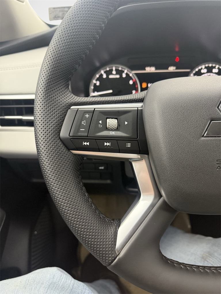 New 2025 Mitsubishi Outlander SE image 22