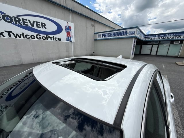 Used 2022 Honda Insight Touring image 14