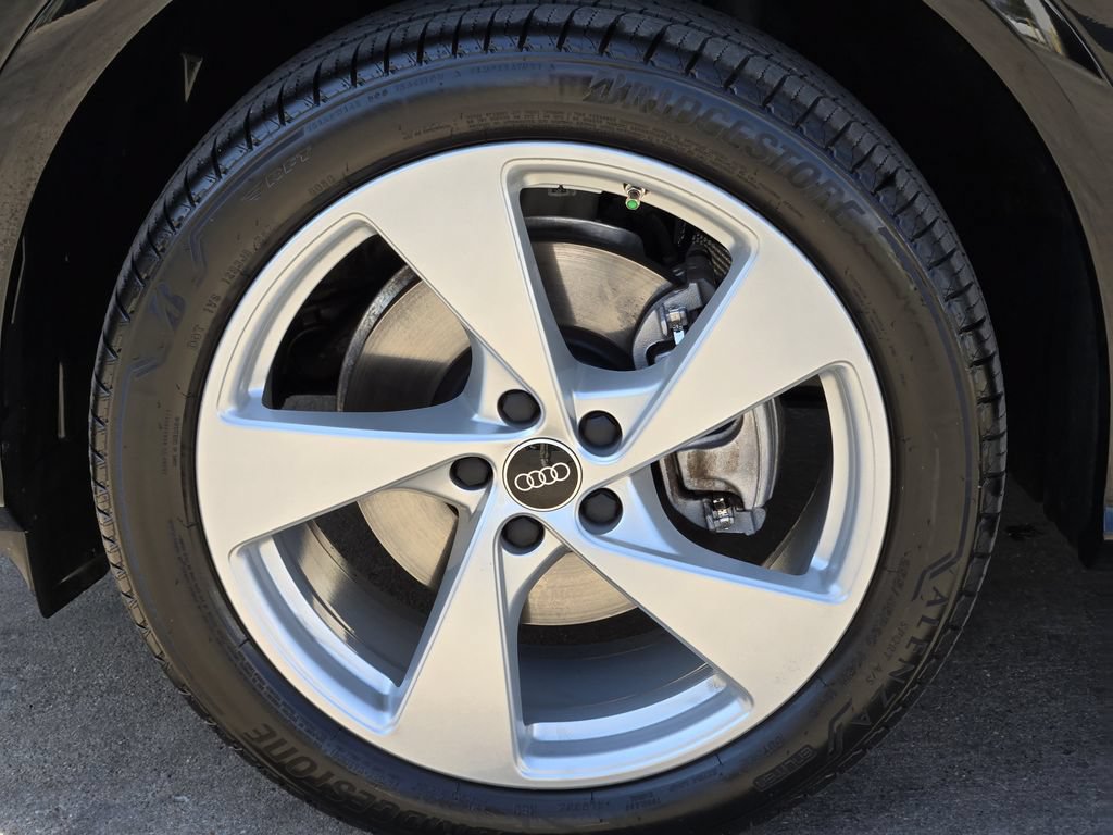 Certified 2025 Audi Q5 Premium w/ Premium Plus AWD/4WD image 16