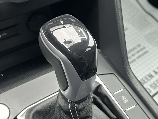 Certified 2022 Volkswagen Taos SE image 31