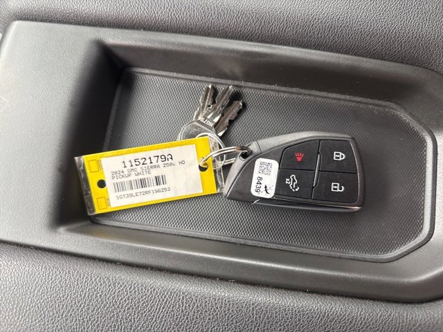 Used 2024 GMC Sierra 2500 Pro w/ Convenience Package image 24