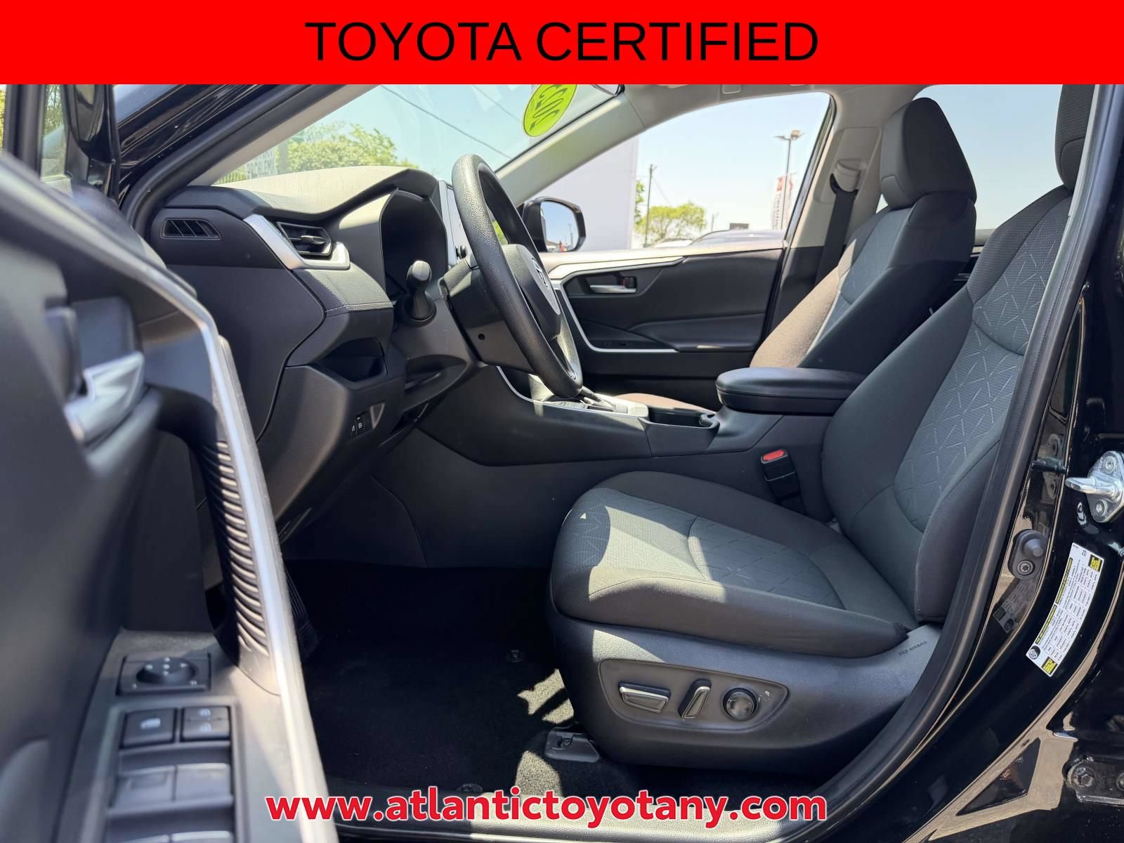 Certified 2025 Toyota RAV4 XLE AWD/4WD image 11