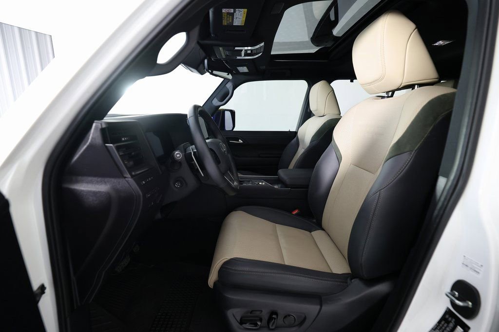 Used 2024 Lexus GX 550 AWD/4WD image 15