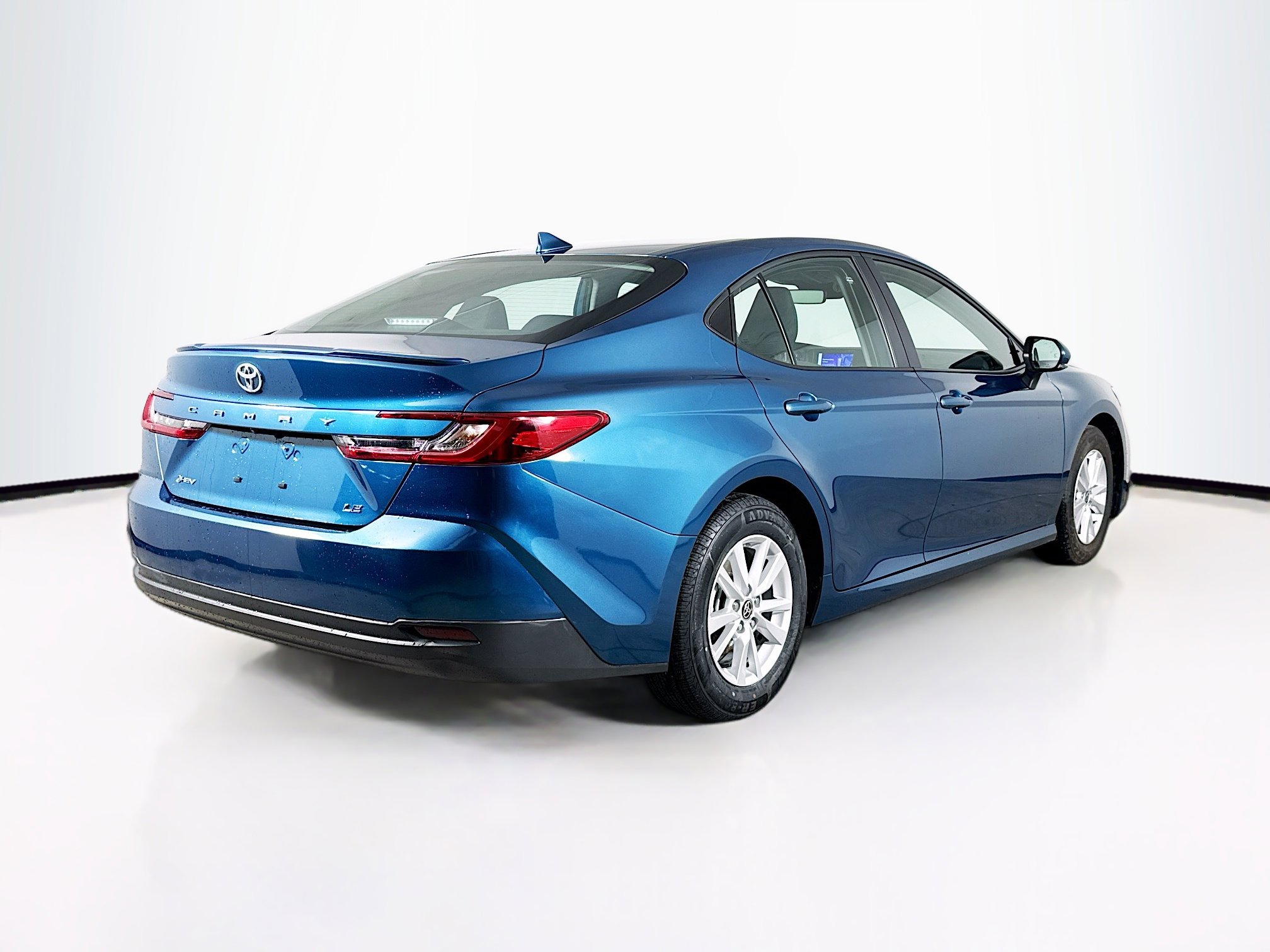 Used 2025 Toyota Camry LE w/ Convenience Package FWD image 30