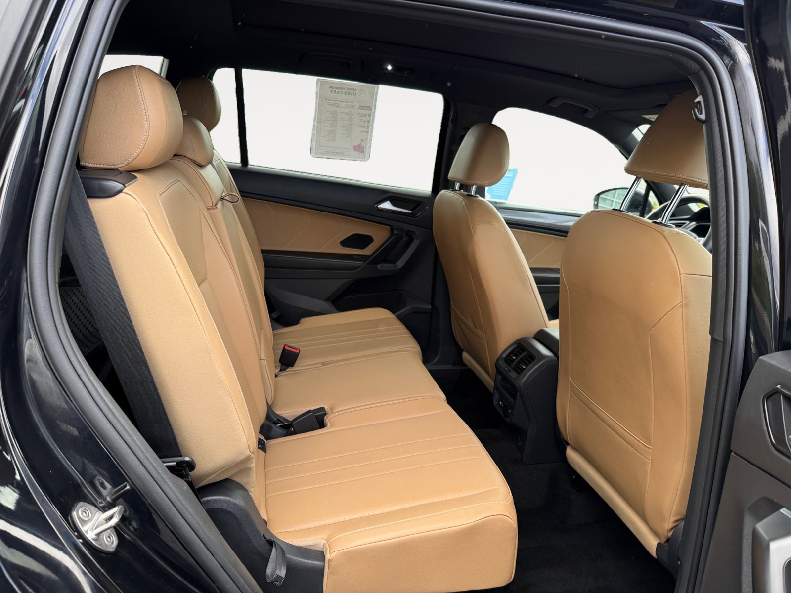 Certified 2023 Volkswagen Tiguan SE w/ Panoramic Sunroof Package image 18