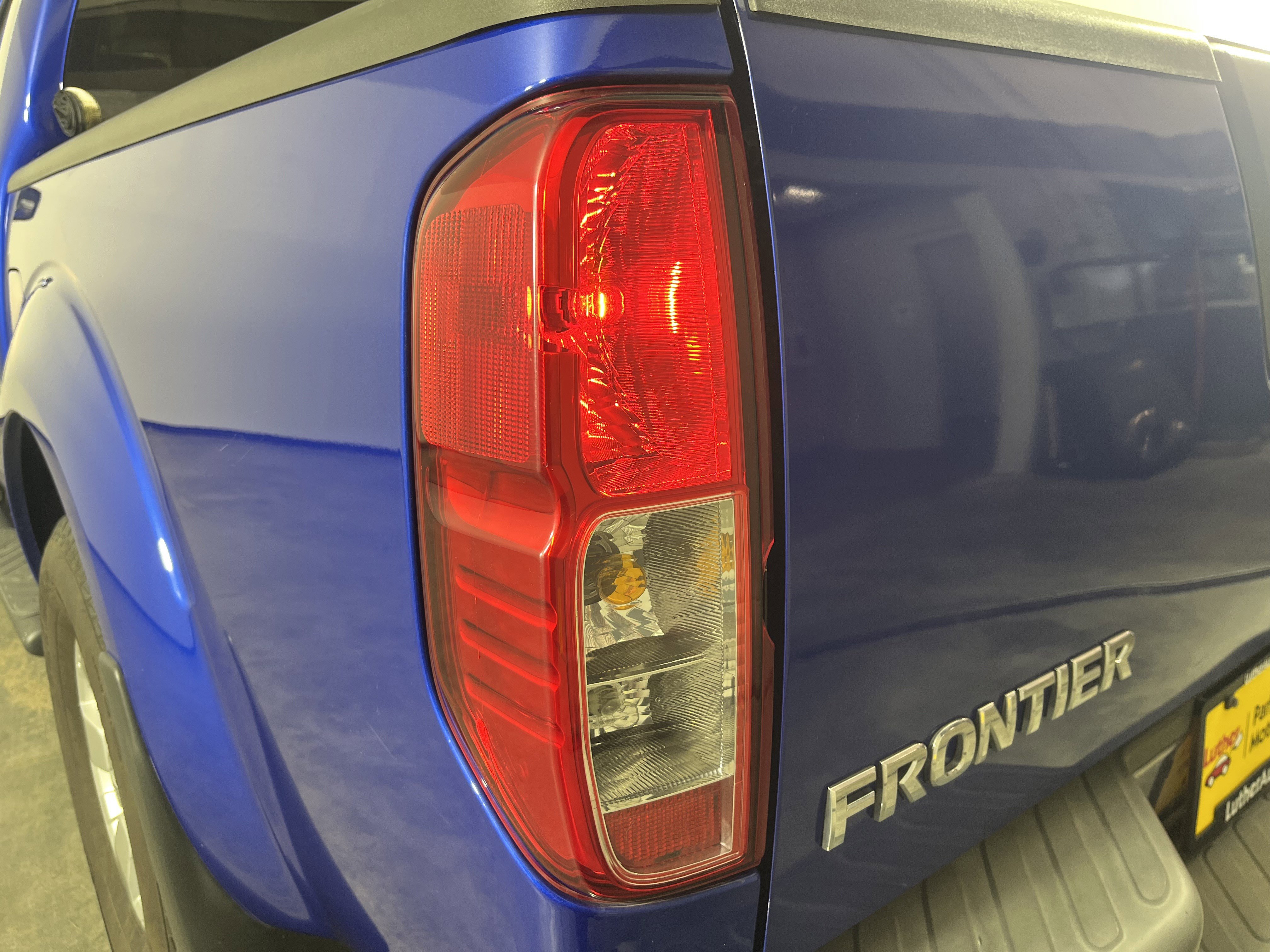 Used 2012 Nissan Frontier SV image 26