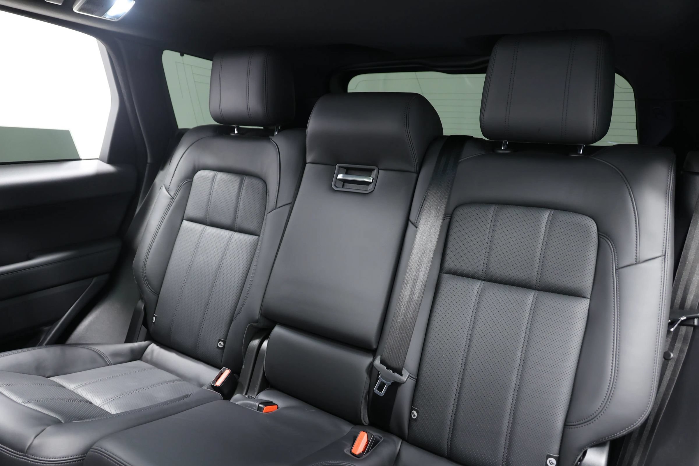 Used 2019 Land Rover Range Rover Sport HSE AWD/4WD image 3