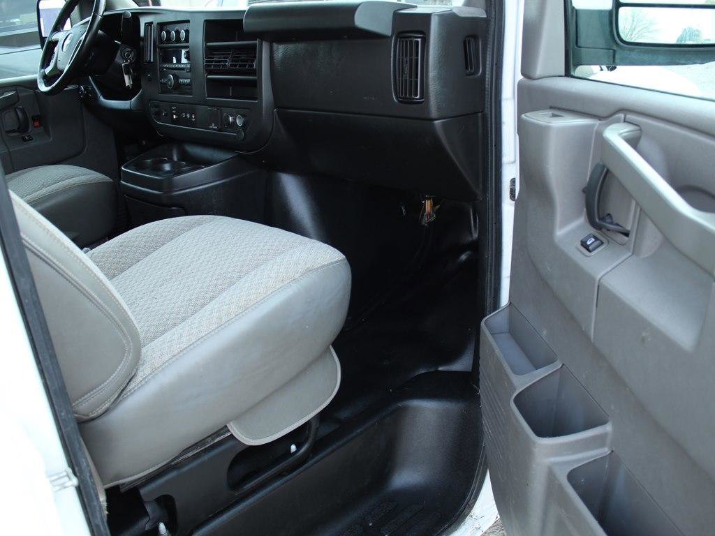 Used 2019 Chevrolet Express 3500 w/ Power Convenience Package image 18