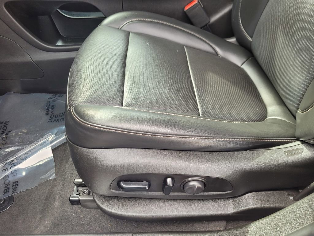 Used 2021 GMC Acadia SLT w/ Preferred Package image 17