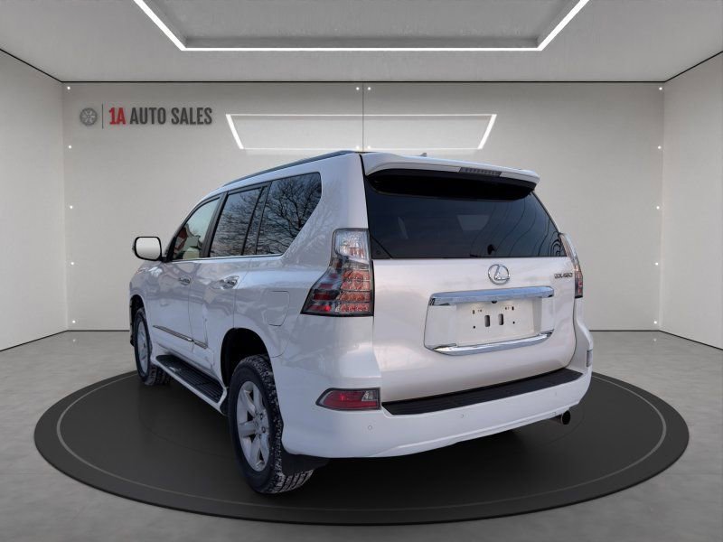 Used 2017 Lexus GX 460 image 3