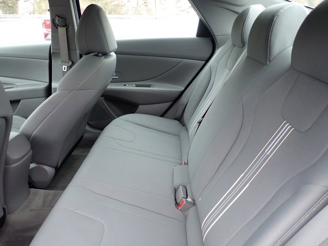 Used 2023 Hyundai Elantra SEL image 17