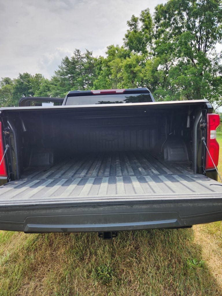 Used 2022 Chevrolet Silverado 1500 RST w/ Redline Edition AWD/4WD image 9