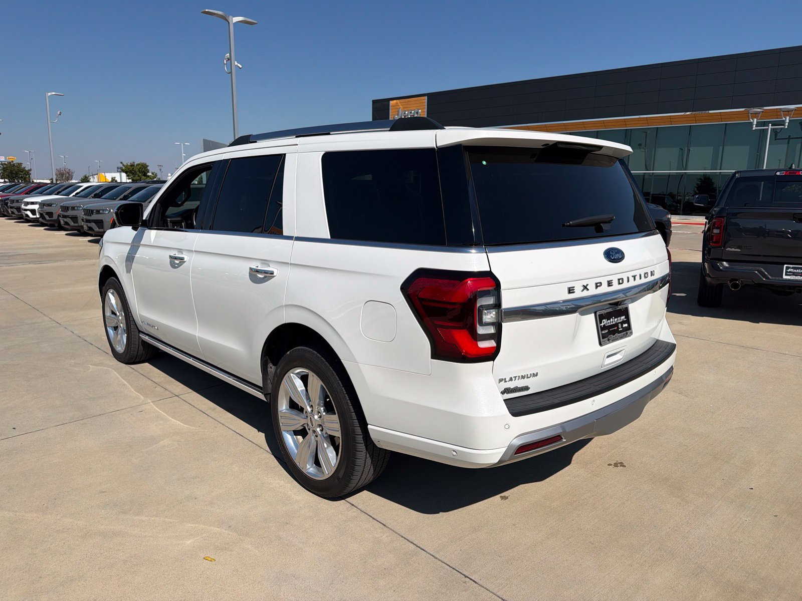 Used 2024 Ford Expedition Platinum RWD image 3