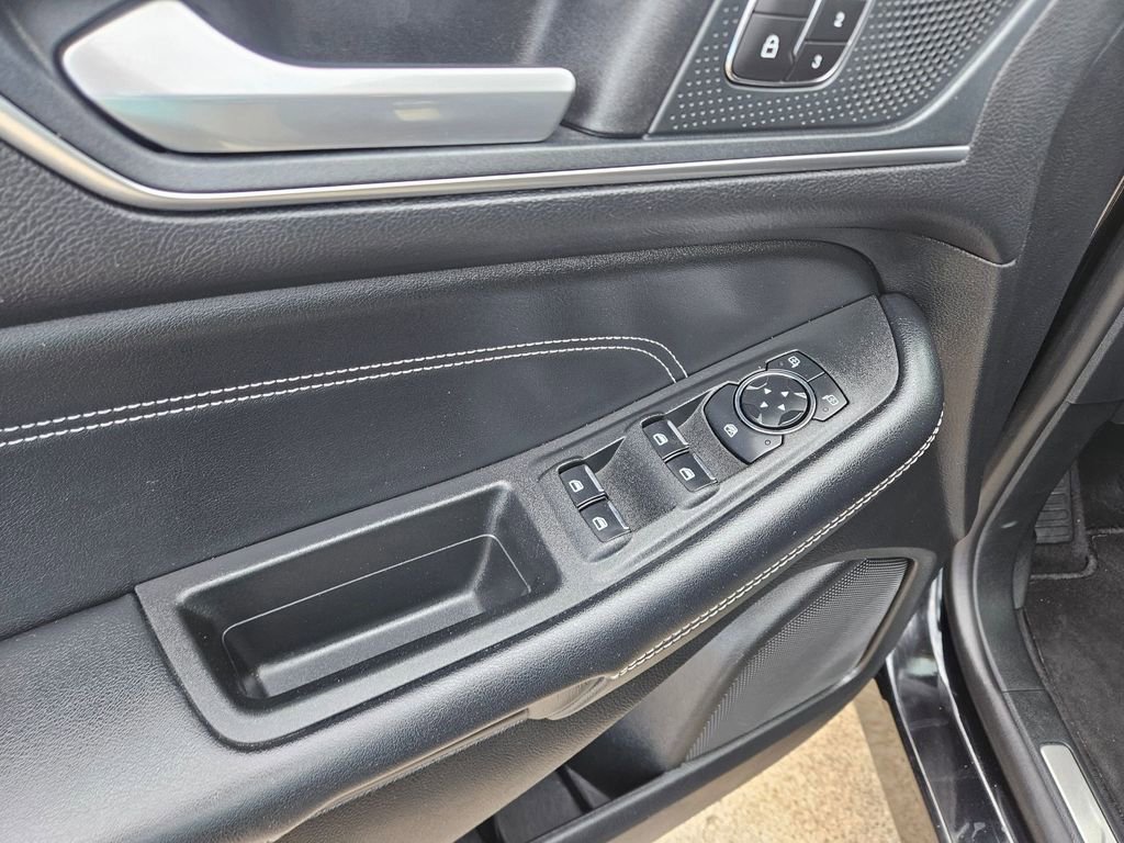 Used 2024 Ford Edge Titanium image 15