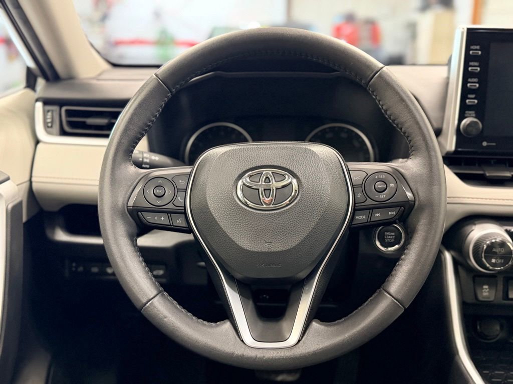 Used 2022 Toyota RAV4 XLE w/ Convenience Package AWD/4WD image 16
