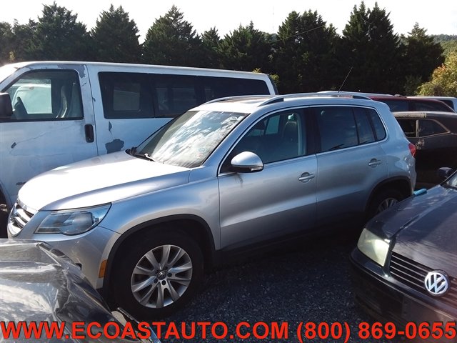 Used 2010 Volkswagen Tiguan SE AWD/4WD image 2