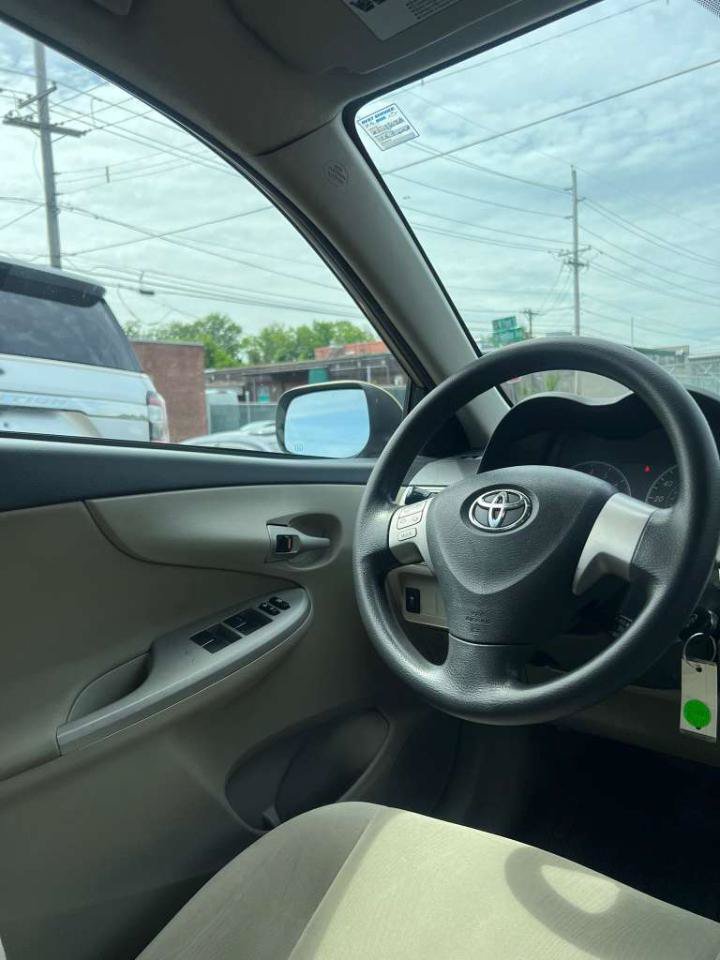 Used 2012 Toyota Corolla LE FWD image 18