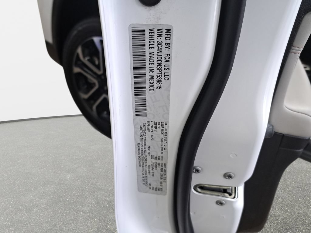 Certified 2023 Jeep Compass Limited AWD/4WD image 35