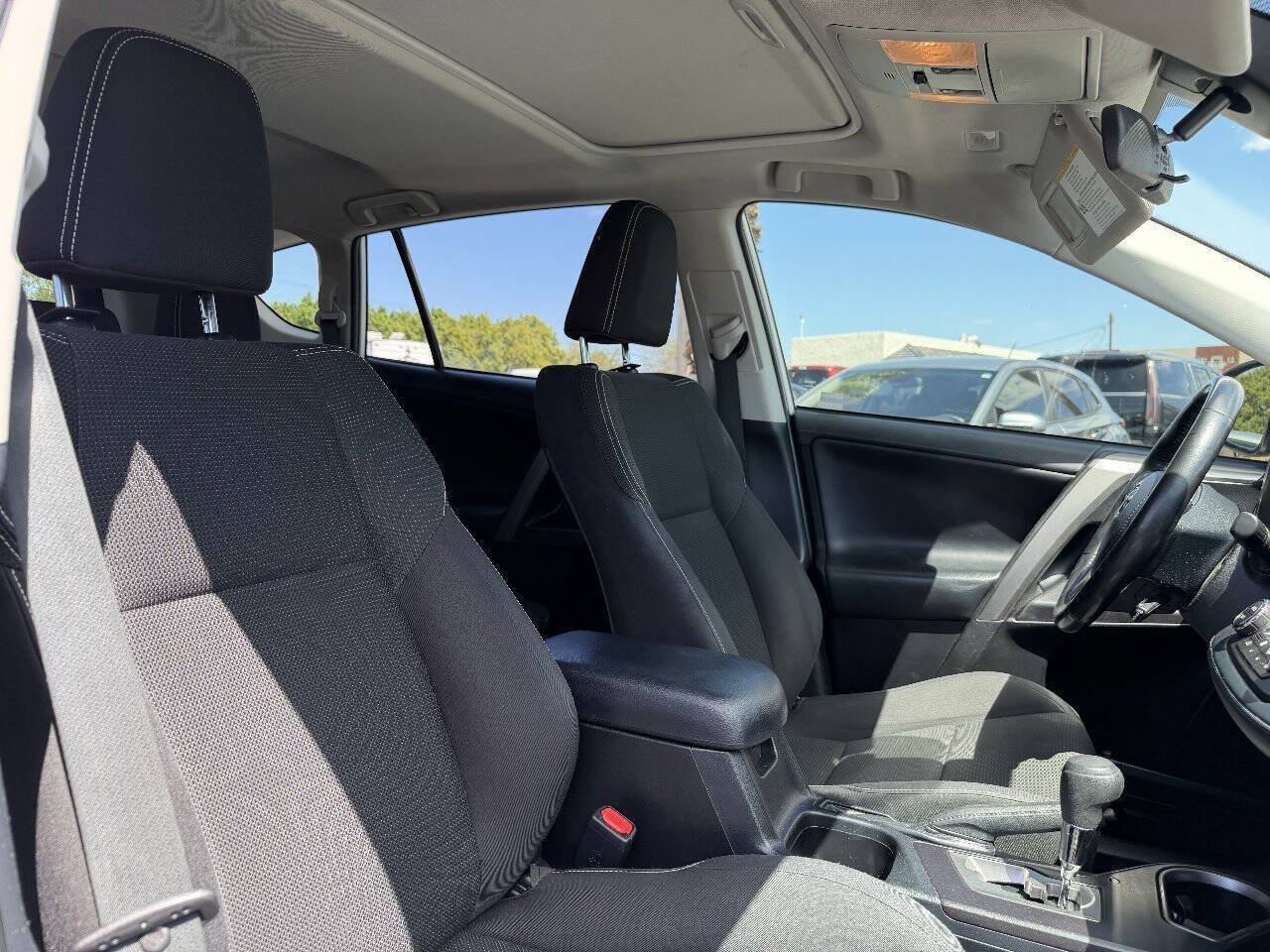 Used 2018 Toyota RAV4 XLE w/ Plus Extra Value Package FWD image 15