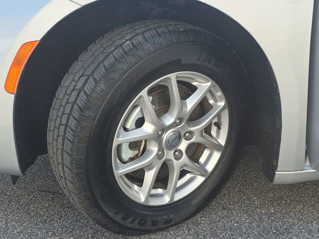 Used 2023 Chrysler Pacifica Touring-L FWD image 33
