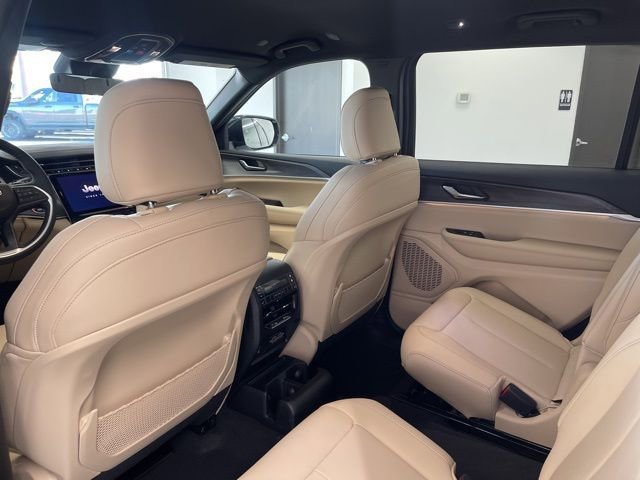 New 2025 Jeep Grand Cherokee L Limited w/ Trailer Tow Package image 24