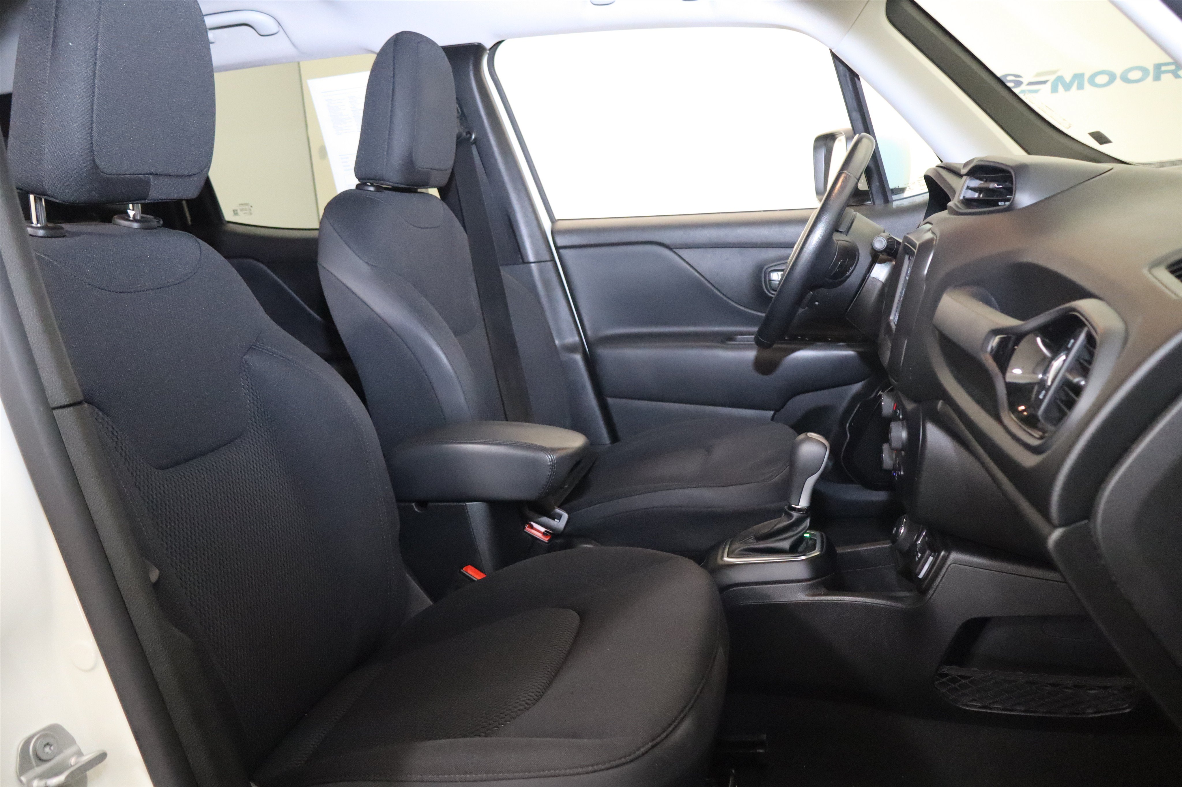 Used 2020 Jeep Renegade Altitude AWD/4WD image 18