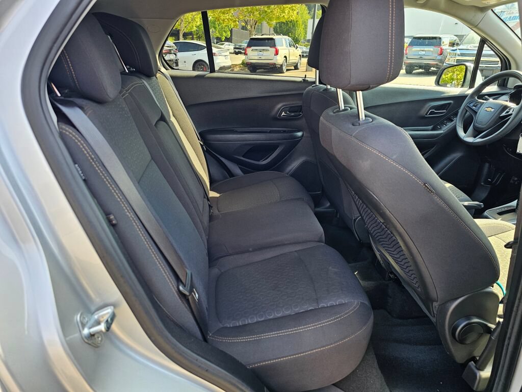 Used 2020 Chevrolet Trax LS w/ Tint and Cruise Package AWD/4WD image 25