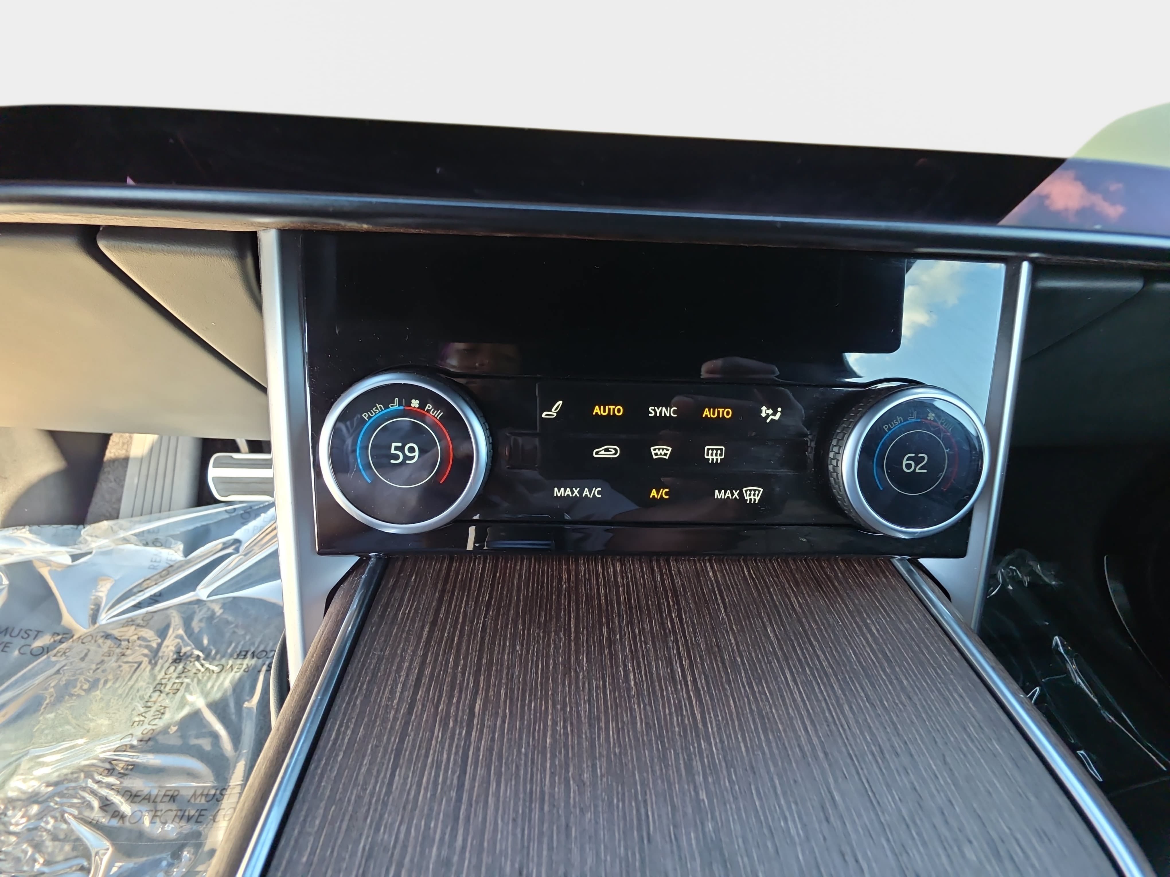 Used 2023 Land Rover Range Rover SE AWD/4WD image 22