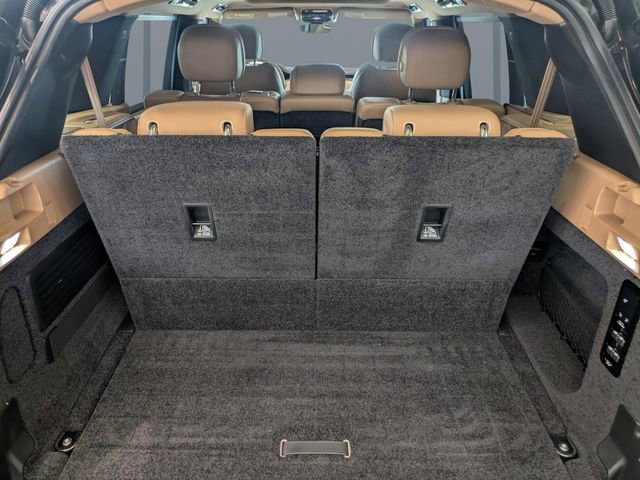 Used 2024 Land Rover Range Rover Long Wheelbase SE image 12