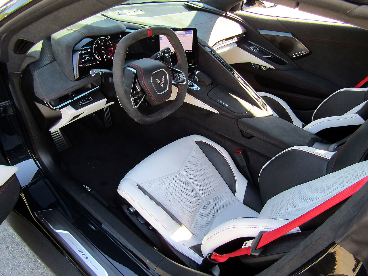 Used 2023 Chevrolet Corvette Stingray Premium Conv w/ Z51 Performance Package image 10