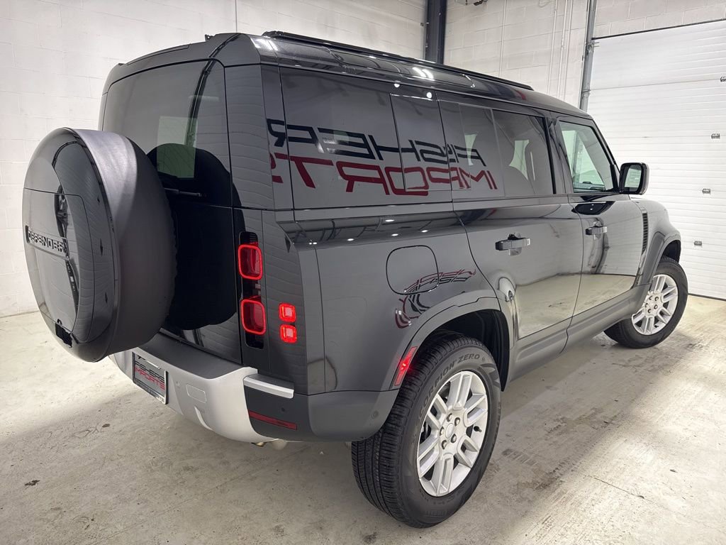 Used 2025 Land Rover Defender 110 S image 4