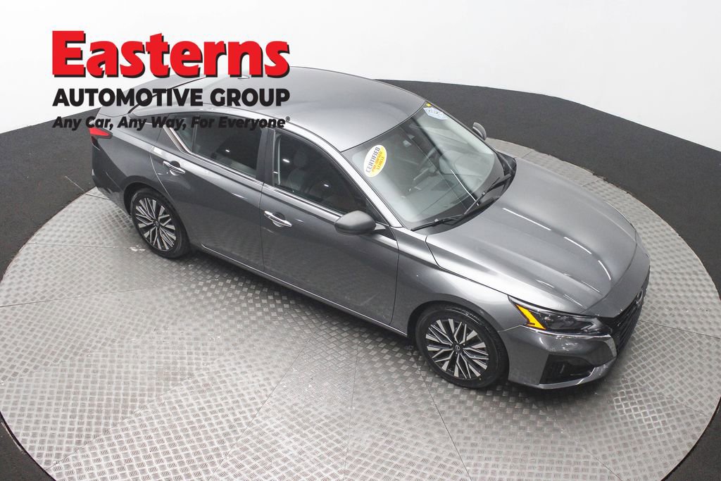 Used 2024 Nissan Altima 2.5 SV image 3