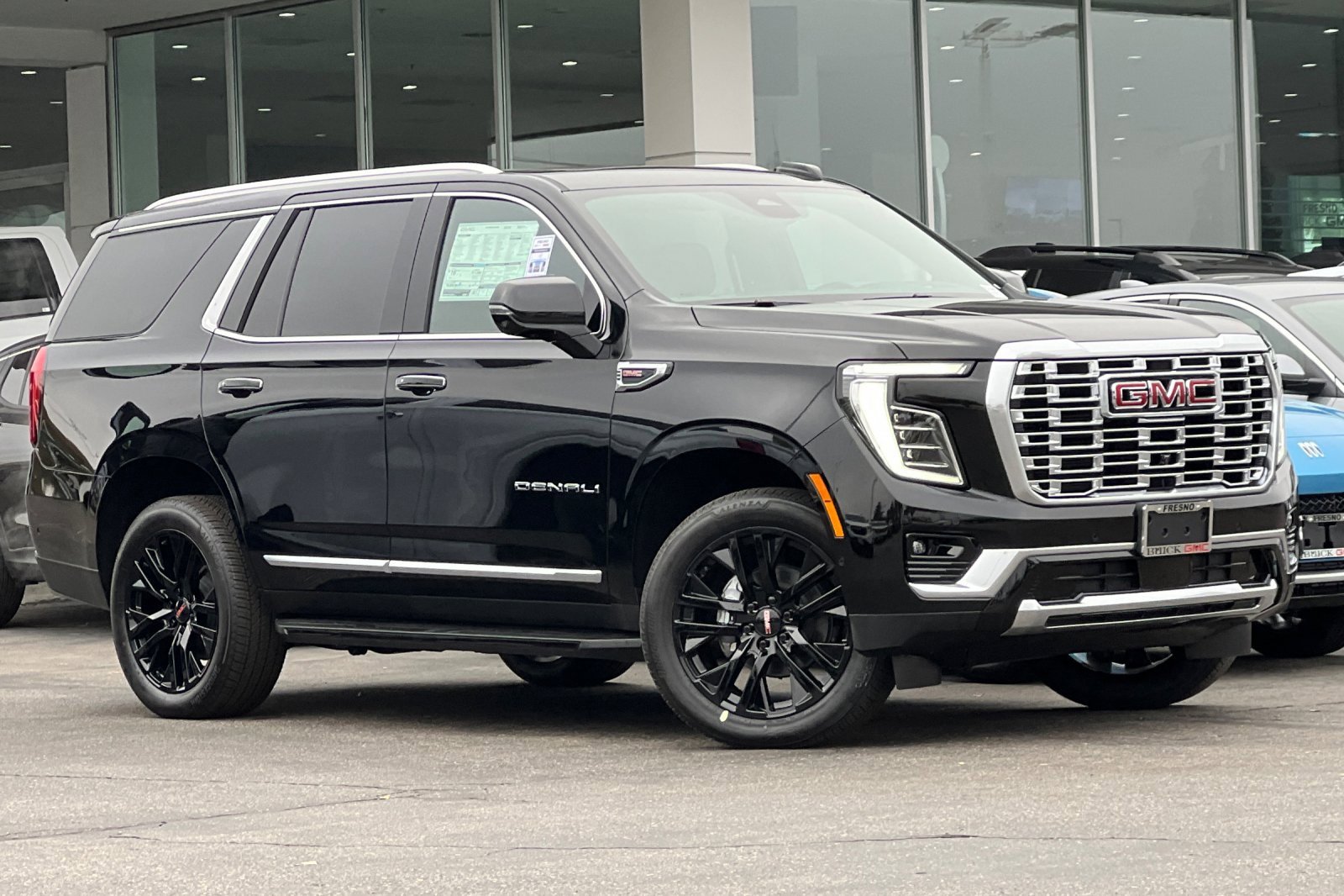 New 2026 GMC Yukon Denali w/ Advanced Technology Package image 2
