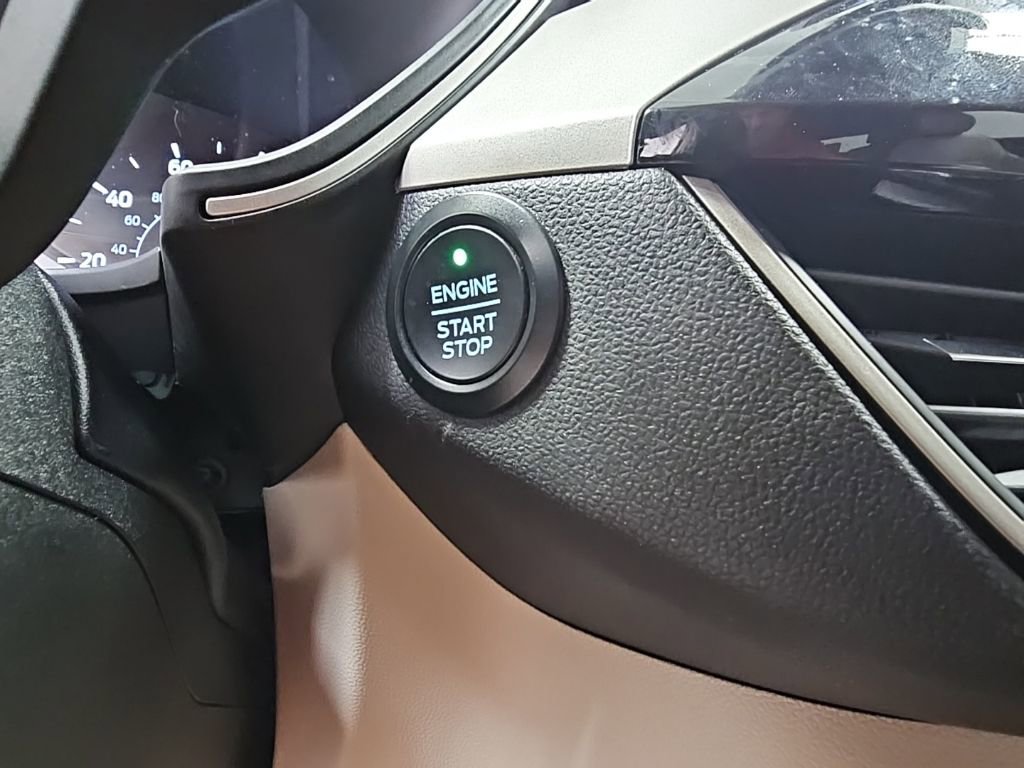 Used 2020 Ford Escape SEL FWD image 24