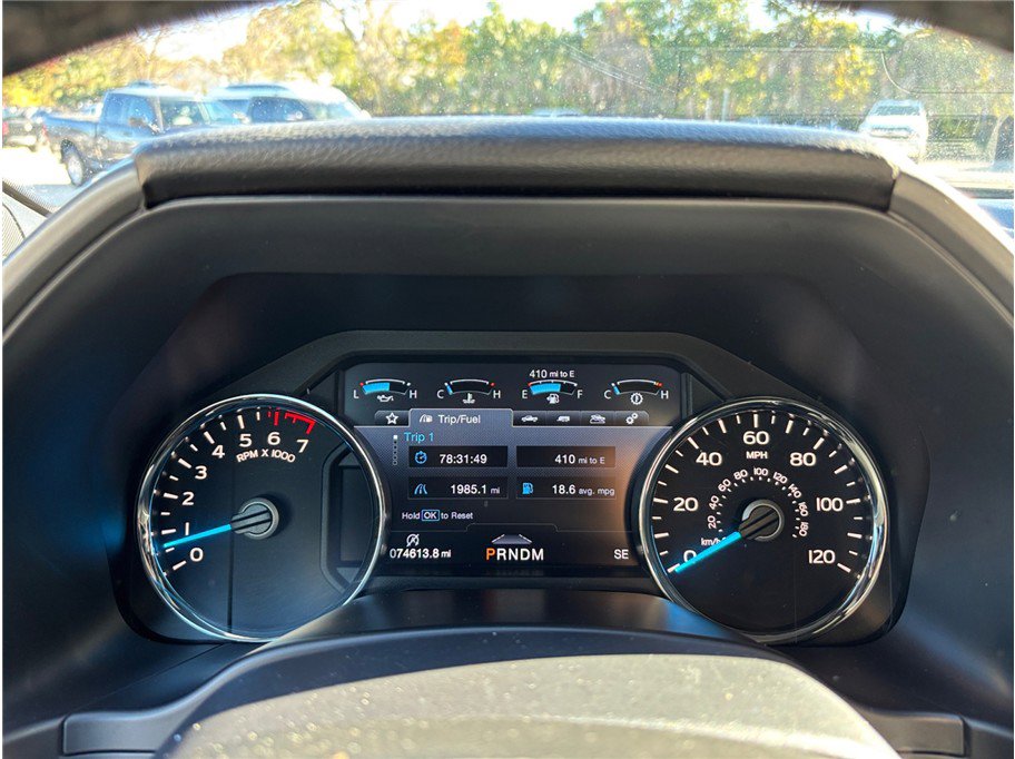 Used 2017 Ford F150 Platinum w/ Equipment Group 701A Luxury image 25