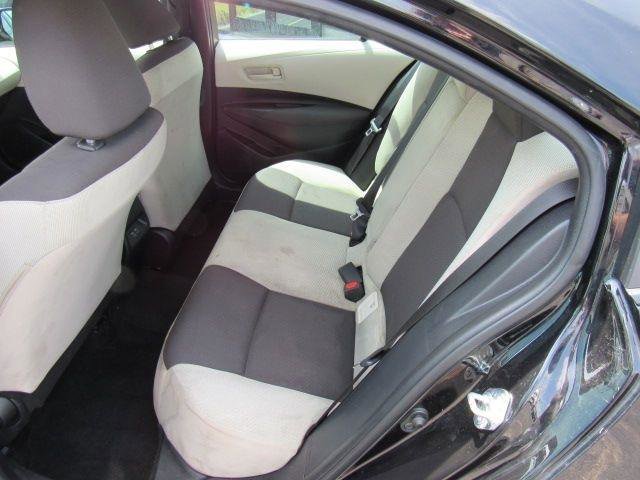 Used 2025 Toyota Corolla LE FWD image 18