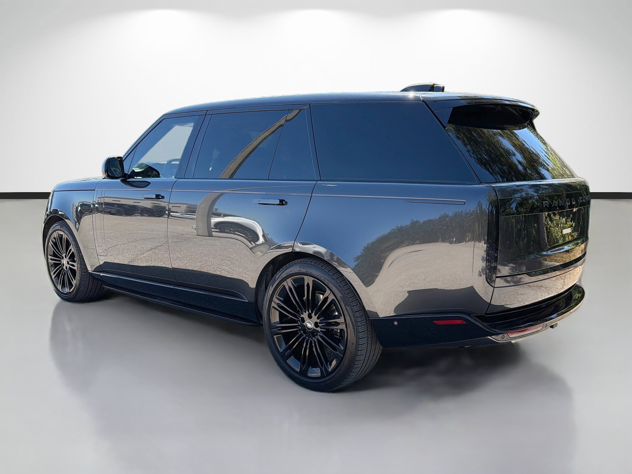 Used 2024 Land Rover Range Rover Long Wheelbase Autobiography AWD/4WD image 3