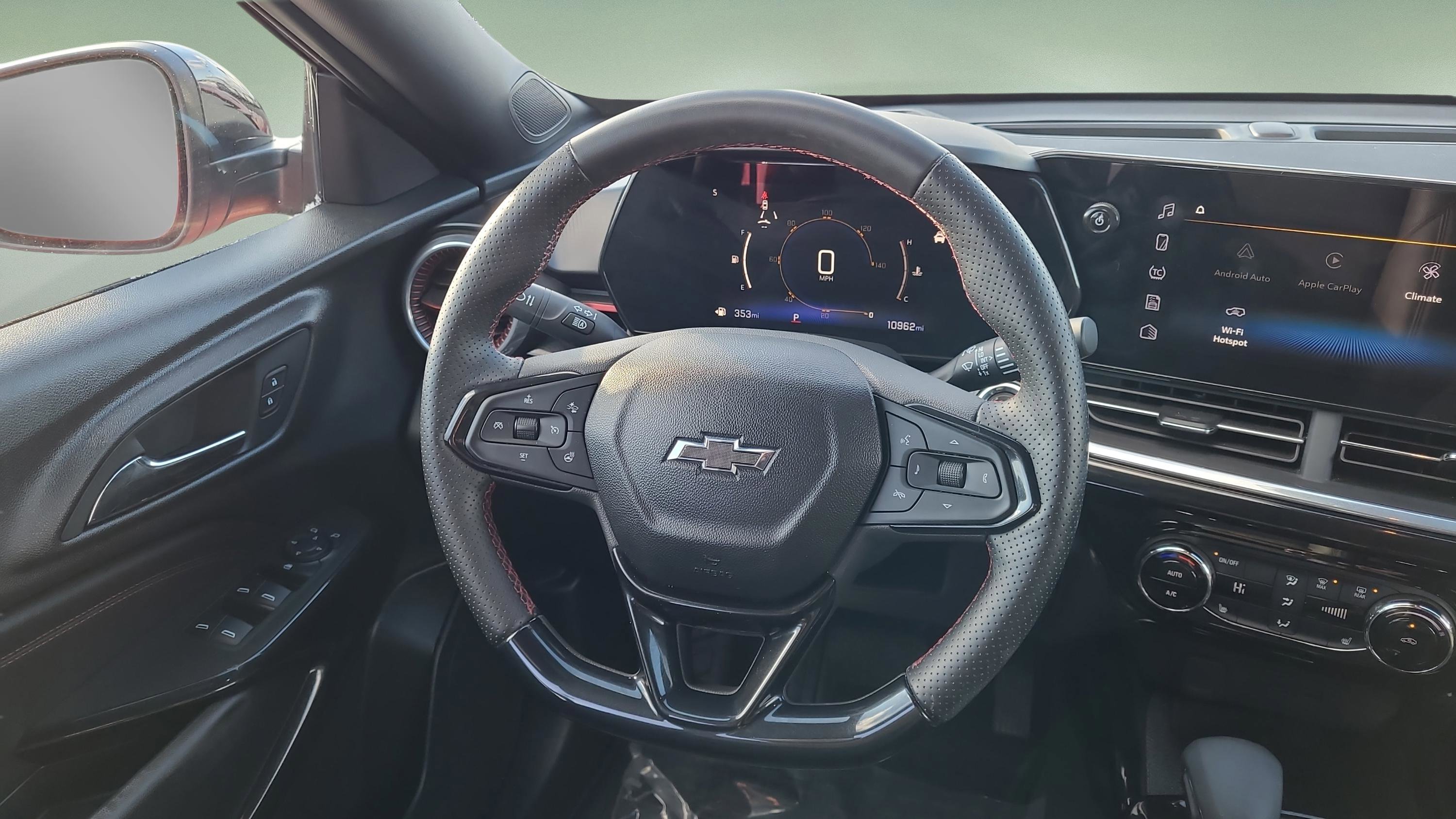 Used 2024 Chevrolet Trax RS w/ Driver Confidence Package image 12